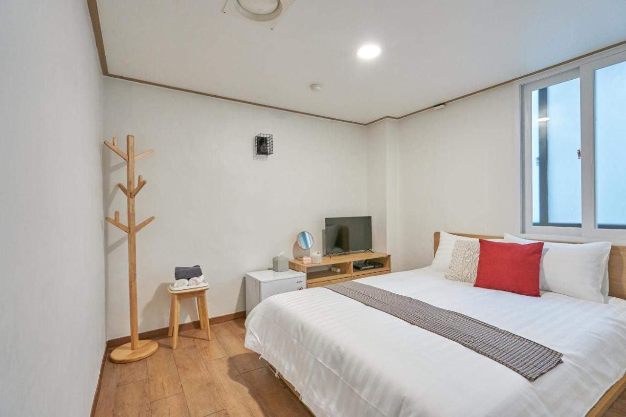 K'Stay Sinchon Seoul Exterior photo