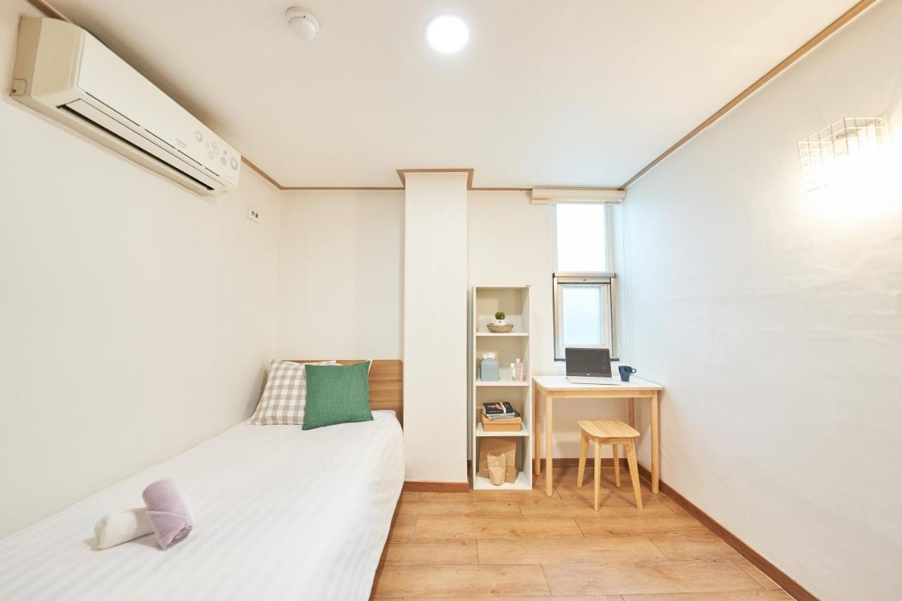 K'Stay Sinchon Seoul Exterior photo